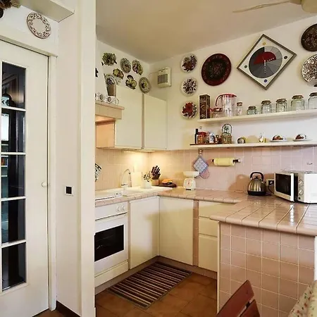 Apartament Beautiful Apt With Pool Access *